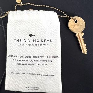 Necklace “The Giving Key” - Be Kind